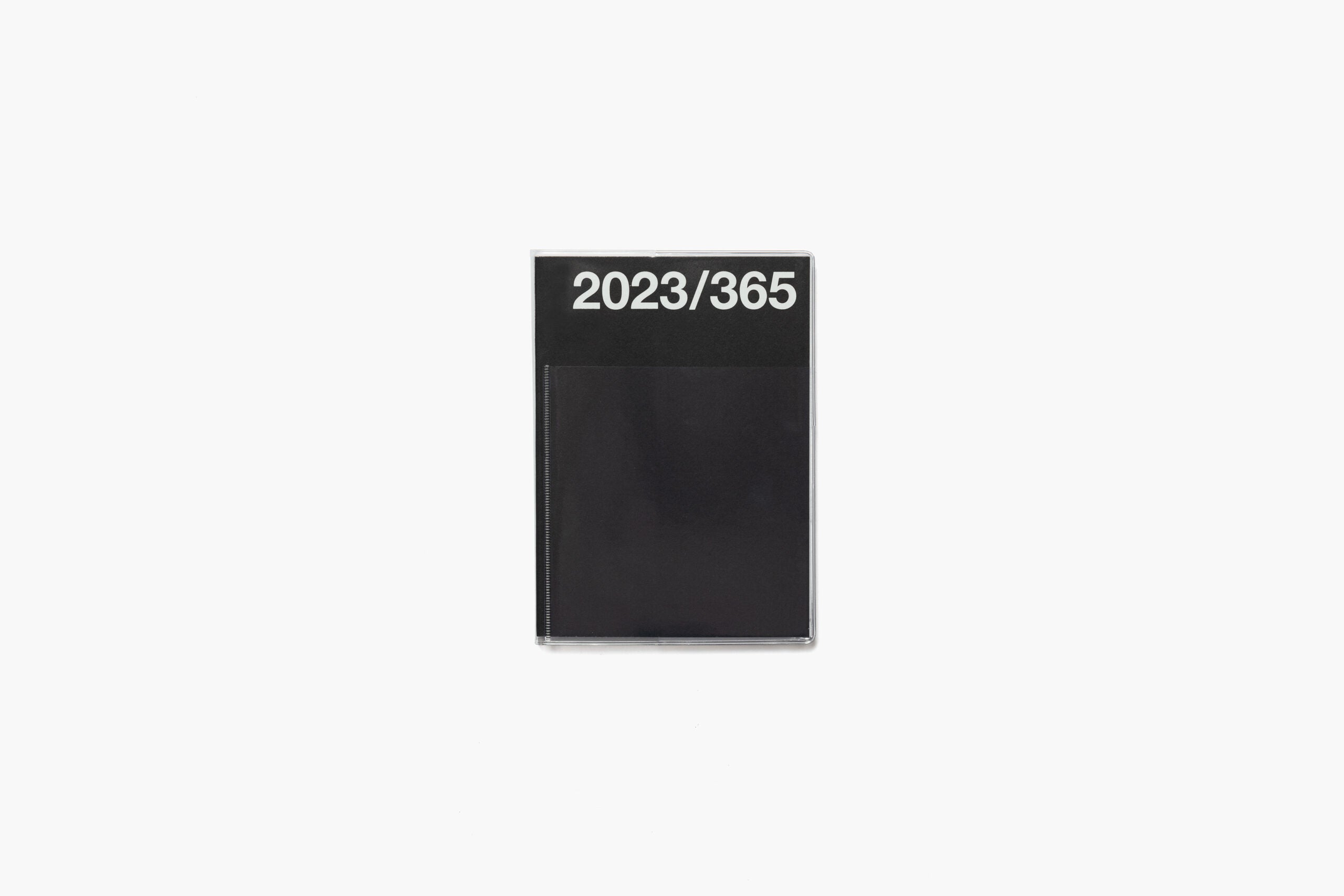 marjolein-delhaas-2023-basic-diary-kate-02