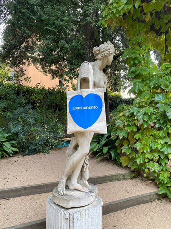 Apartamento Heart Tote Bag Blue Flame